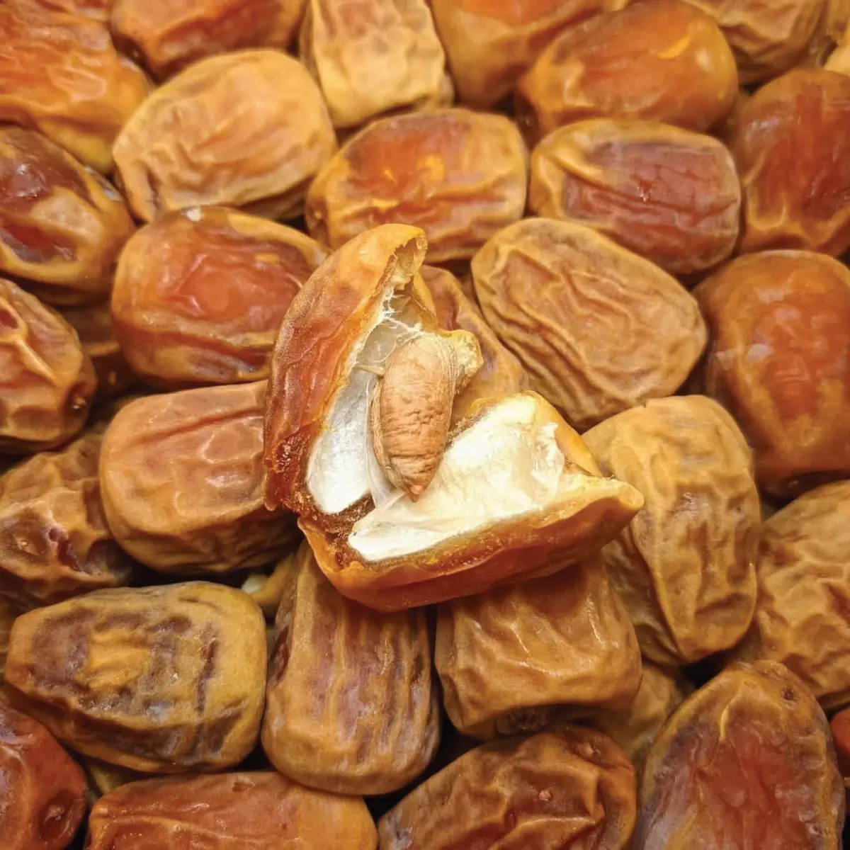 সুক্কারি খেজুর (Sukkari Dates) – 1KG